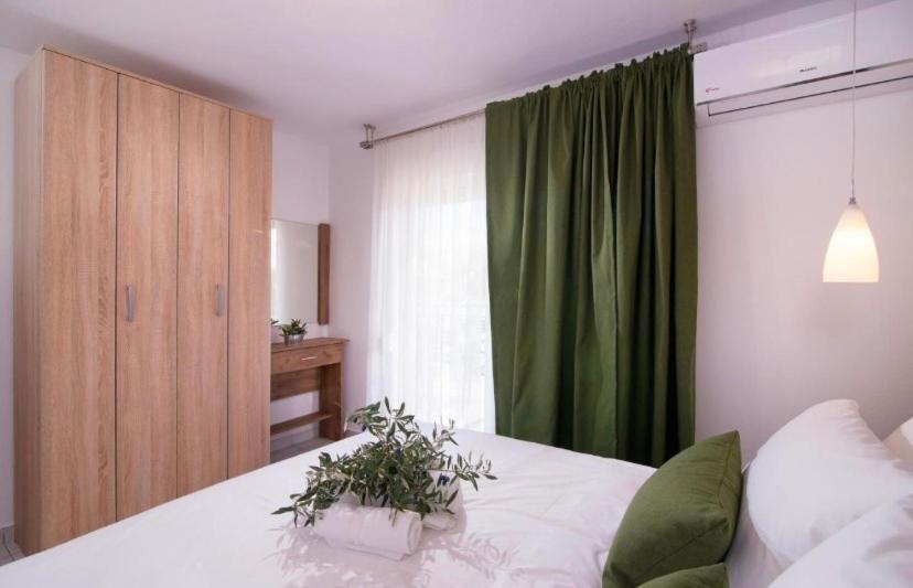 Lena Apartments 3 Potos Esterno foto